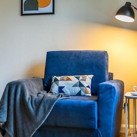 Grange Studio Apartment - Heathrow Стейнс Экстерьер фото