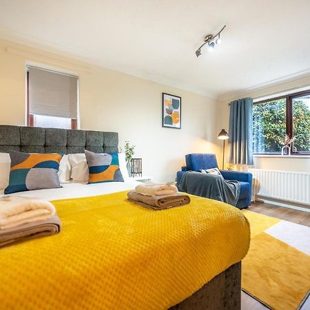 Grange Studio Apartment - Heathrow Стейнс Экстерьер фото