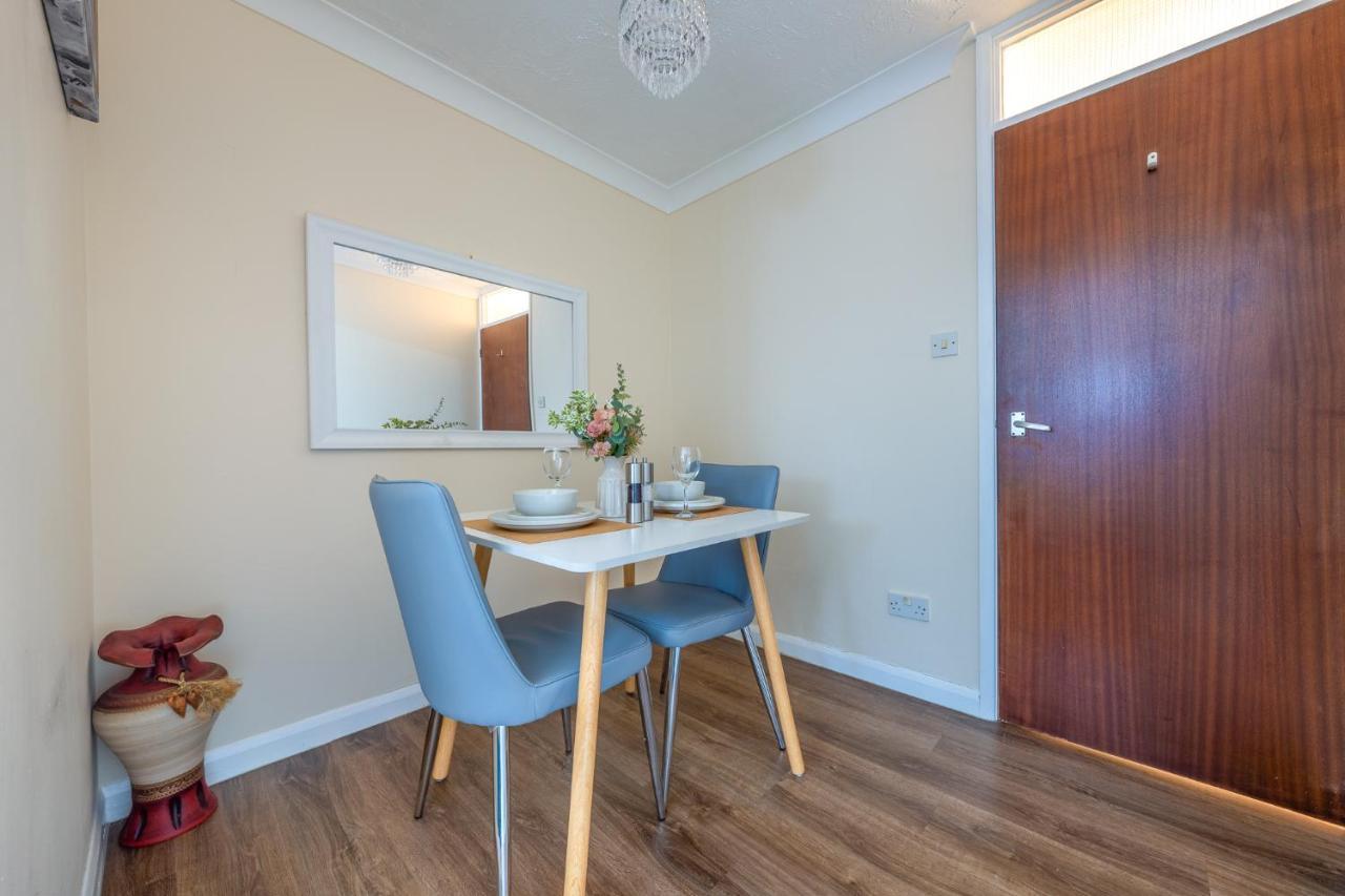 Grange Studio Apartment - Heathrow Стейнс Экстерьер фото