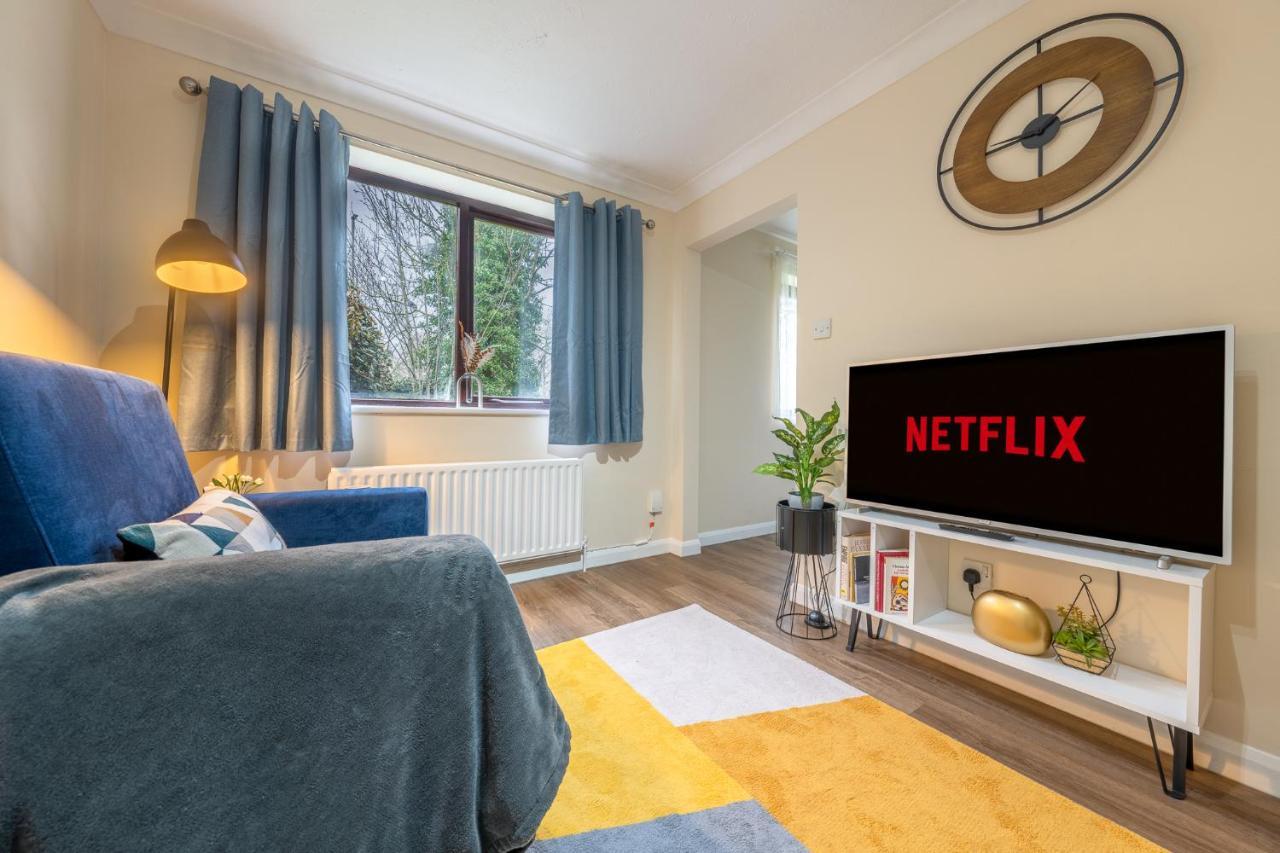 Grange Studio Apartment - Heathrow Стейнс Экстерьер фото