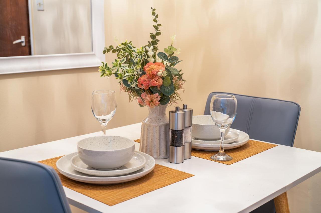 Grange Studio Apartment - Heathrow Стейнс Экстерьер фото