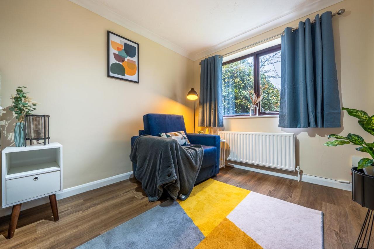 Grange Studio Apartment - Heathrow Стейнс Экстерьер фото