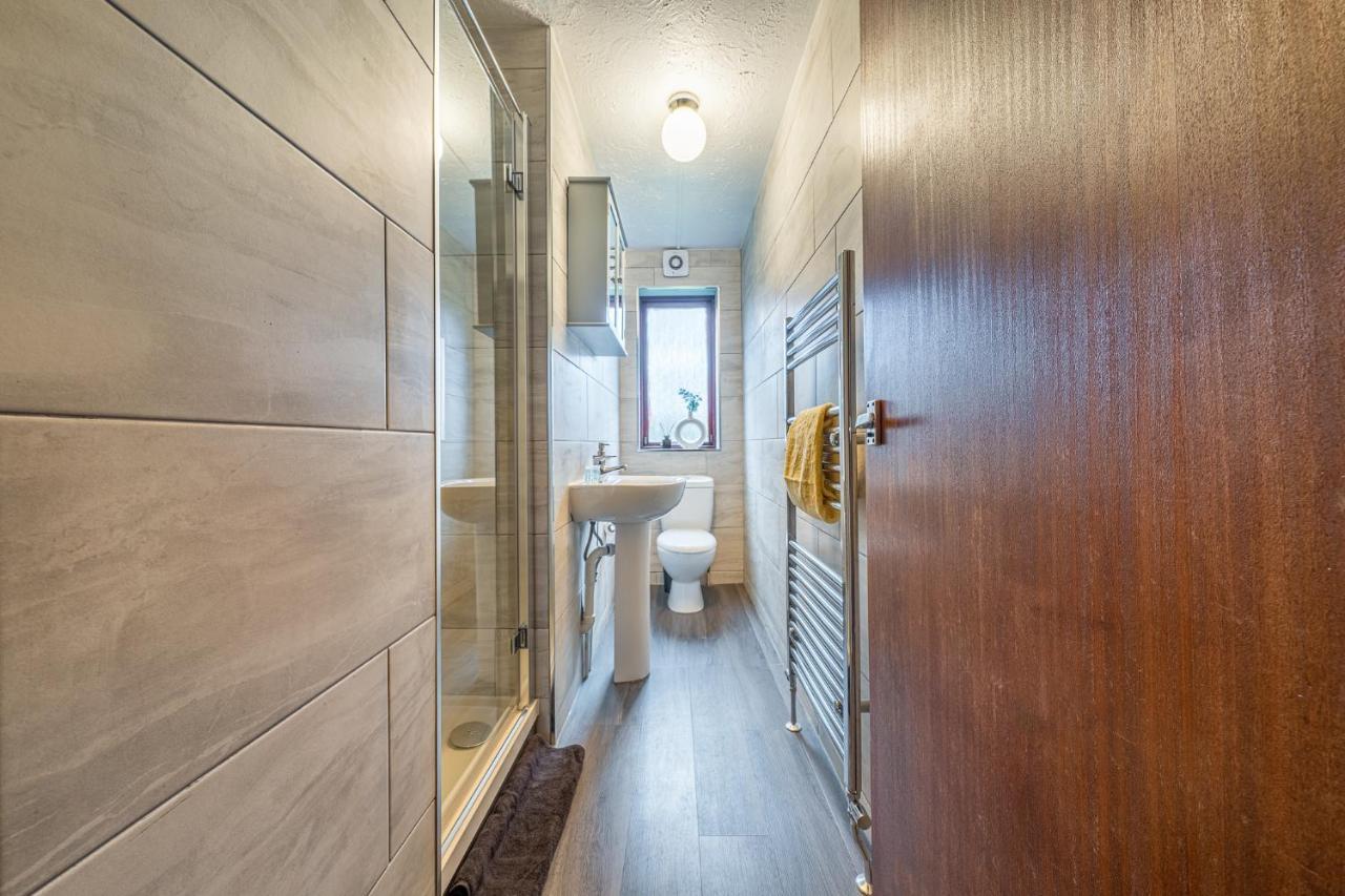 Grange Studio Apartment - Heathrow Стейнс Экстерьер фото
